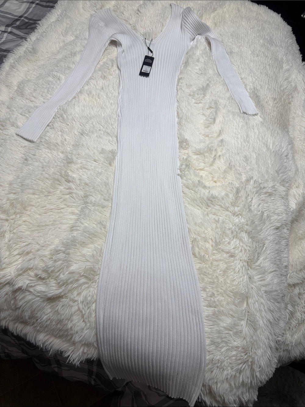Fashion Nova White Ribbed V-Neck Long Sleeve Maxi Dress